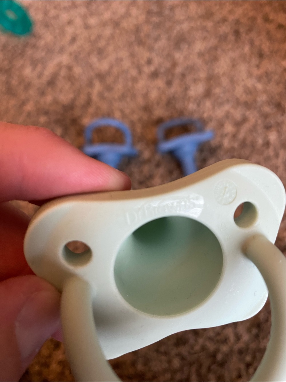 Pacifiers bundle - Picture 2 of 2